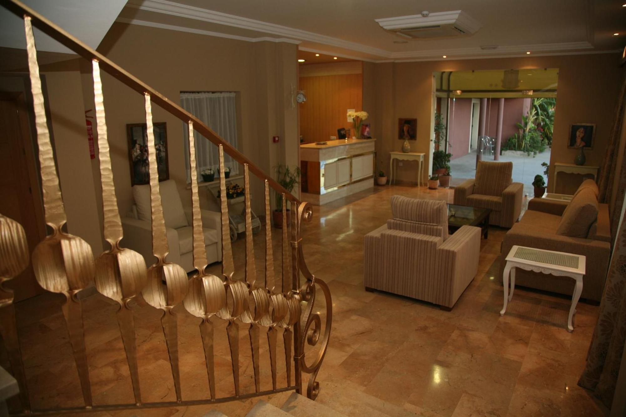 Hotel Torre Del Oro La Rinconada المظهر الخارجي الصورة